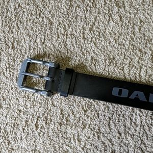 Oakley station belt
